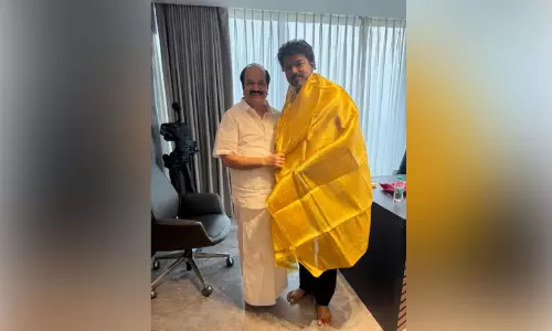 ஓபிஎஸ் ஆதரவாளர் ஜே.சி.டி.பிரபாகர் தவெகவில் இணைந்தார்