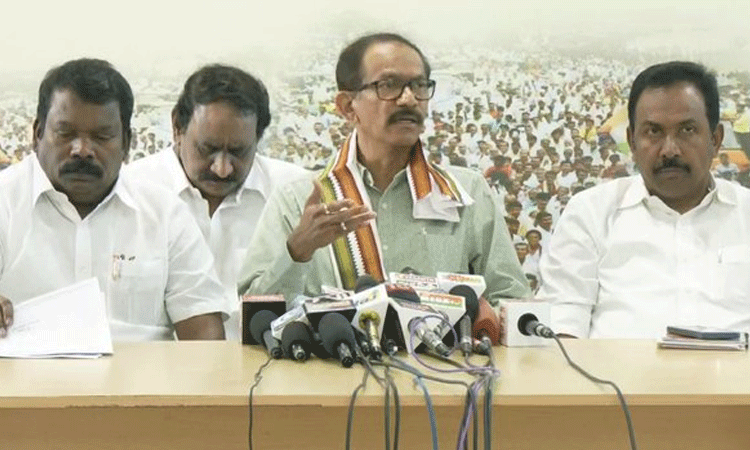 த.வெ.க.வுடன் கூட்டணி பேச்சுவார்த்தையா? - தமிழக காங்கிரஸ் மேலிட பொறுப்பாளர் விளக்கம் த.வெ.க.வுடன் கூட்டணி பேச்சுவார்த்தையா? - தமிழக காங்கிரஸ் மேலிட பொறுப்பாளர் விளக்கம்