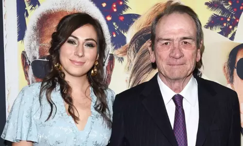 ஓட்டலில் மர்மமான முறையில் இறந்து கிடந்த ஹாலிவுட் நடிகரின் மகள் ஓட்டலில் மர்மமான முறையில் இறந்து கிடந்த ஹாலிவுட் நடிகரின் மகள்