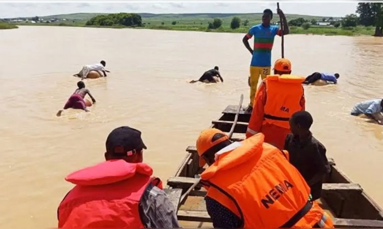 நைஜீரியா: ஆற்றில் படகு கவிழ்ந்து விபத்து - 25 பேர் பலி