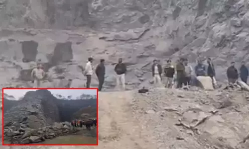 ஒடிசா: சட்டவிரோத கல்குவாரியில் உடைந்து விழுந்த பாறைகள்; பலர் பலி என அச்சம்