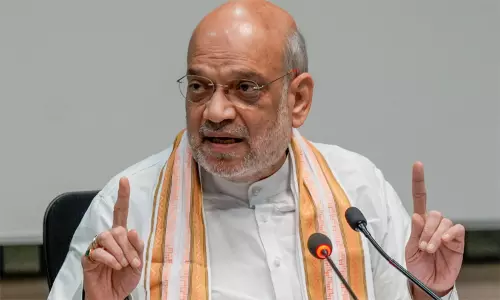 அமித்ஷாவுடன் அ.தி.மு.க. நிர்வாகிகள் சந்திப்பு: தொகுதிப்பங்கீடு குறித்து ஆலோசனை?