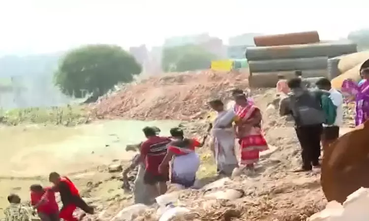 சென்னையில் கூவம் ஆற்றில் இறங்கி தூய்மை பணியாளர்கள்... ... இன்றைய முக்கிய செய்திகள்... சில வரிகளில்... 05.01.2026. சென்னையில் கூவம் ஆற்றில் இறங்கி தூய்மை பணியாளர்கள்... ... இன்றைய முக்கிய செய்திகள்... சில வரிகளில்... 05.01.2026.