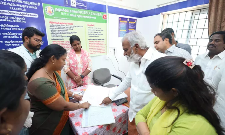 ஆக்கிரமிப்பு வீடுகளுக்கு மாற்றுக் குடியிருப்புகள் வழங்குவது குறித்த ஆய்வுக் கூட்டம்  அமைச்சர் சேகர்பாபு தலைமையில் நடைபெற்றது