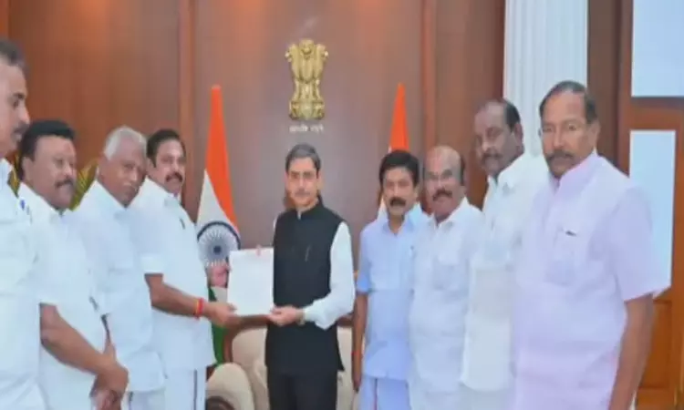 தமிழக கவர்னருடன் எடப்பாடி பழனிசாமி சந்திப்பு தமிழக கவர்னருடன் எடப்பாடி பழனிசாமி சந்திப்பு