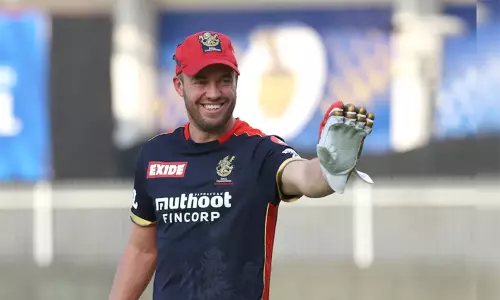 முகம்மது சிராஜ் அதிர்ஷ்டம் இல்லாதவர்; வெளிப்படையாக சொன்ன டி வில்லியர்ஸ் முகம்மது சிராஜ் அதிர்ஷ்டம் இல்லாதவர்; வெளிப்படையாக சொன்ன டி வில்லியர்ஸ்