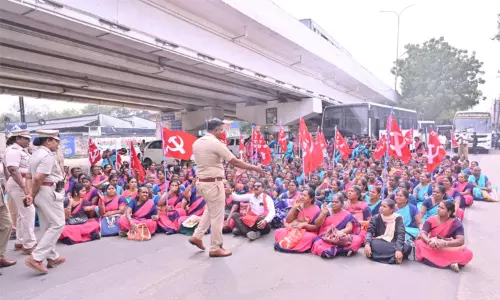 தேர்தல் வாக்குறுதி 313-ஐ நிறைவேற்ற வலியுறுத்தி நெல்லையில்  மறியல்:  401 பேர் கைது