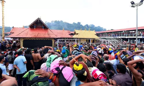 நடப்பு சீசனில் சபரிமலையில் நெய் விற்பனை செய்ததில் ரூ.16 லட்சம் மோசடி