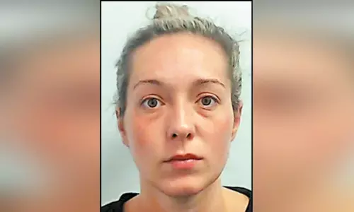 இங்கிலாந்தில் மாணவர்களுடன் தகாத உறவில் ஈடுபட்ட ஆசிரியைக்கு வாழ்நாள் தடை