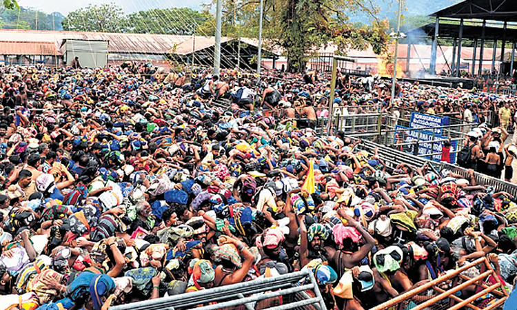 சபரிமலையில் அலைமோதும் பக்தர்கள் கூட்டம்..  தரிசனம் செய்ய 5 முதல் 8 மணி நேரம் வரை காத்திருப்பு