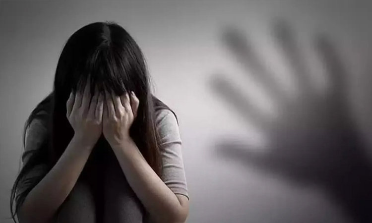 பேருந்து ஏற காத்திருந்த பெண்ணுக்கு பாலியல் தொல்லை - வடமாநில வாலிபர் கைது