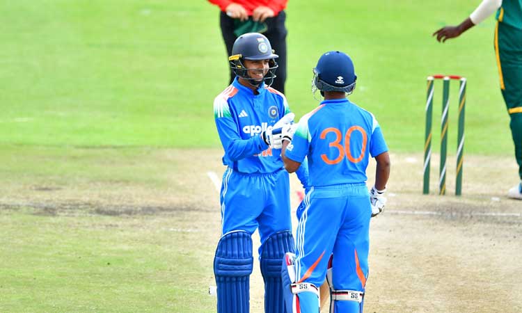 இளையோர் கிரிக்கெட்: வைபவ் , ஆரோன் அபார சதம்....இந்தியா 393 ரன்கள் குவிப்பு