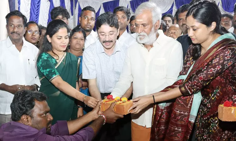 ரூ.3.98 கோடி மதிப்பீட்டில் 2 புதிய திட்டப்பணிகளை அடிக்கல் நாட்டித் தொடங்கி வைத்தார் அமைச்சர் பி.கே.சேகர்பாபு ரூ.3.98 கோடி மதிப்பீட்டில் 2 புதிய திட்டப்பணிகளை அடிக்கல் நாட்டித் தொடங்கி வைத்தார் அமைச்சர் பி.கே.சேகர்பாபு