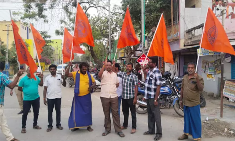 தூத்துக்குடியில் இந்து முன்னணி ஆர்ப்பாட்டம்: 8 பேர் கைது தூத்துக்குடியில் இந்து முன்னணி ஆர்ப்பாட்டம்: 8 பேர் கைது