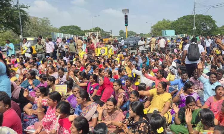 சென்னையில் 14-வது நாளாக ஆசிரியர்கள் போராட்டம்: குண்டுக்கட்டாக கைது