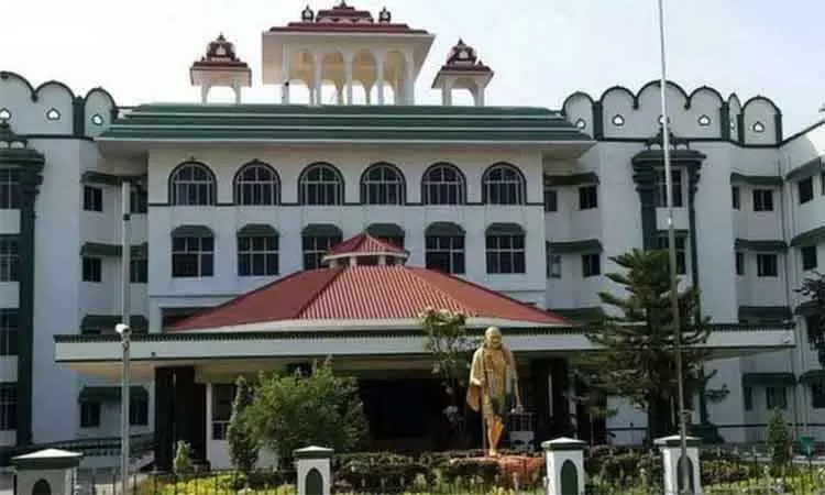 நாட்டு வகை மரங்களை மீட்டெடுக்கும் அரசாணைக்கு 8 வாரங்கள் தடை - மதுரை ஐகோர்ட்டு கிளை உத்தரவு