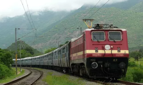 பொங்கலுக்கு கூடுதல் சிறப்பு ரெயில்கள் அறிவித்த தெற்கு ரெயில்வே.. தொடங்கியது முன்பதிவு