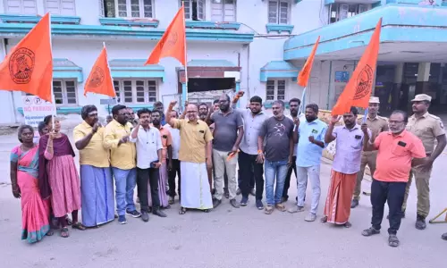 திருப்பூரில் இந்து முன்னணி மாநில தலைவர் கைது: நெல்லையில் போராட்டம் திருப்பூரில் இந்து முன்னணி மாநில தலைவர் கைது: நெல்லையில் போராட்டம்