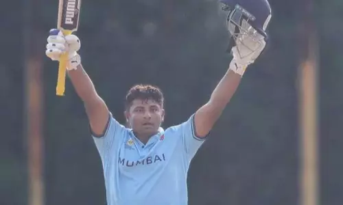 அதிரடியில் மிரட்டல்....15 பந்துகளில் அரைசதம் கடந்த சர்பராஸ் கான் அதிரடியில் மிரட்டல்....15 பந்துகளில் அரைசதம் கடந்த சர்பராஸ் கான்