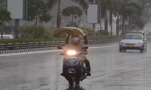 தமிழகத்தில் சென்னை உள்பட 10 மாவட்டங்களில் இன்று கனமழைக்கு வாய்ப்பு தமிழகத்தில் சென்னை உள்பட 10 மாவட்டங்களில் இன்று கனமழைக்கு வாய்ப்பு