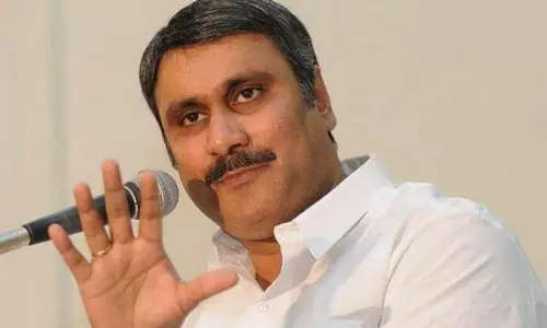 1,100 பள்ளிகளில் தலைமை ஆசிரியர் பணியிடங்கள் காலி: இதுதான் கல்வியை வளர்க்கும் லட்சணமா? அன்புமணி காட்டம்