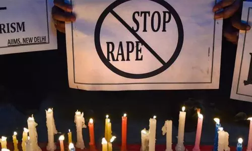 16 வயது சிறுமி கூட்டு பாலியல் வன்கொடுமை - திரிணாமுல் காங்கிரஸ் நிர்வாகி உள்பட 2 பேர் கைது 16 வயது சிறுமி கூட்டு பாலியல் வன்கொடுமை - திரிணாமுல் காங்கிரஸ் நிர்வாகி உள்பட 2 பேர் கைது