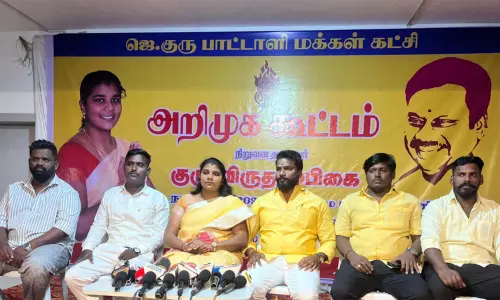 ஜெ.குரு பாட்டாளி மக்கள் கட்சி - புதிய கட்சி தொடங்கிய காடுவெட்டி குரு மகள்
