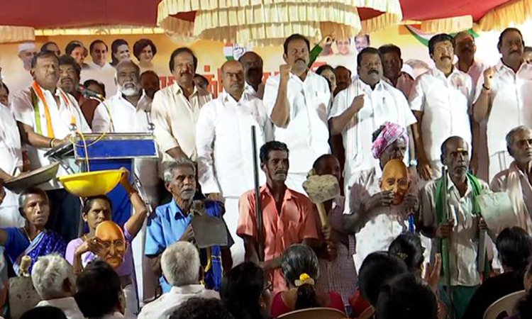சென்னையில் காங்கிரஸ் கட்சியினர் உண்ணாவிரதம்