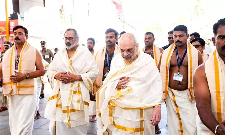 கேரளா: பத்மநாபசுவாமி கோவிலில் அமித்ஷா சாமி தரிசனம் கேரளா: பத்மநாபசுவாமி கோவிலில் அமித்ஷா சாமி தரிசனம்