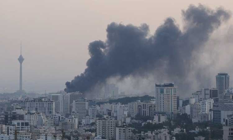 ஈரானில் அரசுக்கு எதிராக போராட்டம்: பெரும் சேதம்.. பாதுகாப்புப் படையினர் 30 பேர் பலி