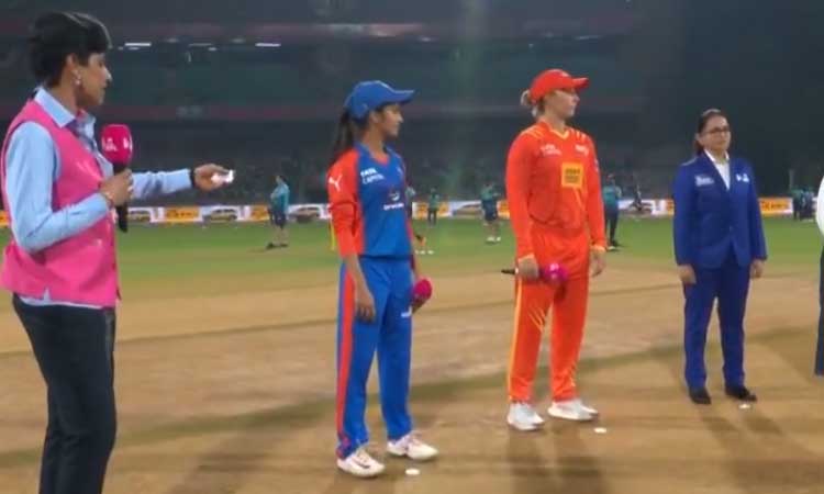 மகளிர் பிரீமியர் லீக்: குஜராத் அணிக்கு எதிராக டெல்லி பந்துவீச்சு தேர்வு