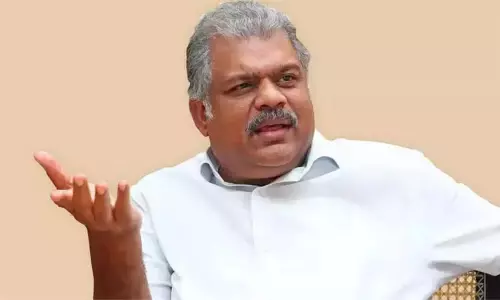 கிராம ஊராட்சி செயலாளர்களை உறுதியளிக்கப்பட்ட ஓய்வூதியத் திட்டத்தில் இணைக்க வேண்டும் - ஜி.கே.வாசன்