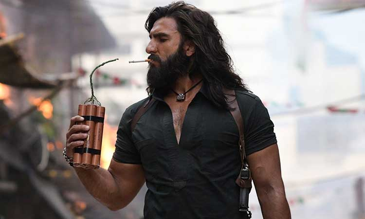 வசூல் வேட்டையில் 'துரந்தர்' படம்: இத்தனை கோடியா? பாக்ஸ் ஆபிஸை அதிரவைக்கும் ரன்வீர் சிங்!