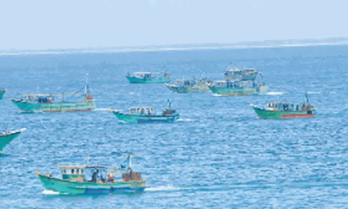 காற்றின் வேகம் குறைந்தது... மீனவர்கள் கடலுக்கு செல்ல இன்று முதல் அனுமதி