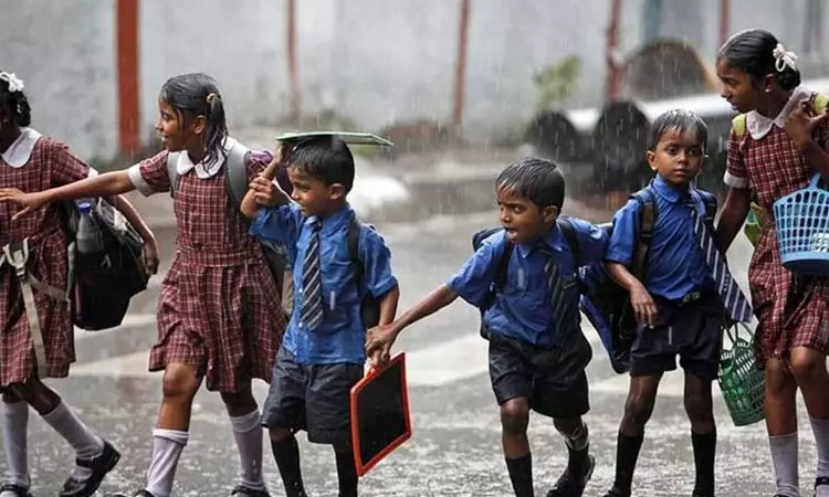 காரைக்காலில் பள்ளிகளுக்கு இன்று விடுமுறை அறிவிப்பு காரைக்காலில் பள்ளிகளுக்கு இன்று விடுமுறை அறிவிப்பு