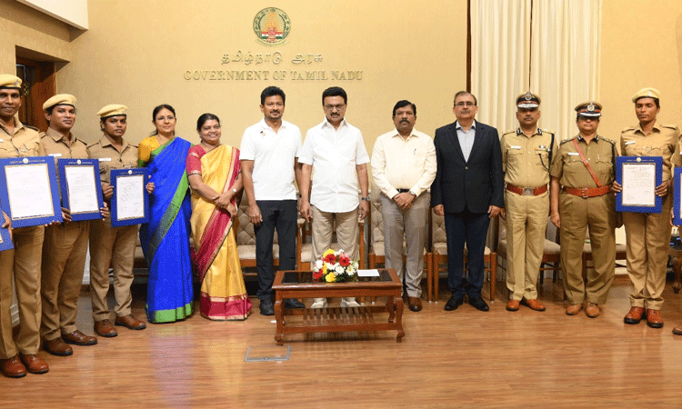 தமிழ்நாடு ஊர்க்காவல் படையில் 50 திருநங்கைகளுக்கு நியமன ஆணை