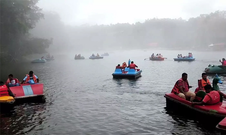 கொடைக்கானலில் படகு சவாரி தற்காலிகமாக நிறுத்தம்