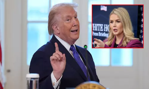 கரோலினுடன் பயணம்; குலுங்கிய விமானம்... டிரம்ப்பின் ஆபாச ஜோக்கால் நிருபர்கள் அதிர்ச்சி கரோலினுடன் பயணம்; குலுங்கிய விமானம்... டிரம்ப்பின் ஆபாச ஜோக்கால் நிருபர்கள் அதிர்ச்சி