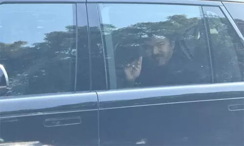 டெல்லியில் இருந்து சென்னை புறப்பட்டார் விஜய்: சிபிஐ மீண்டும் விசாரணைக்கு அழைக்க வாய்ப்பு டெல்லியில் இருந்து சென்னை புறப்பட்டார் விஜய்: சிபிஐ மீண்டும் விசாரணைக்கு அழைக்க வாய்ப்பு