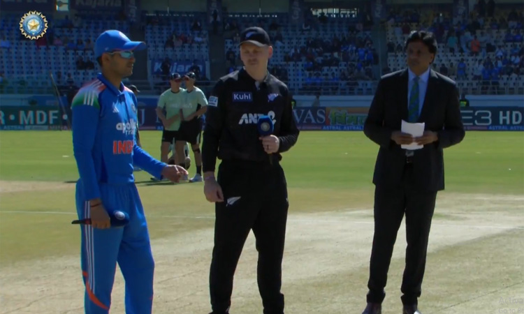 நியூசிலாந்துக்கு எதிரான 2-வது ஒருநாள் போட்டி: இந்தியா பேட்டிங்