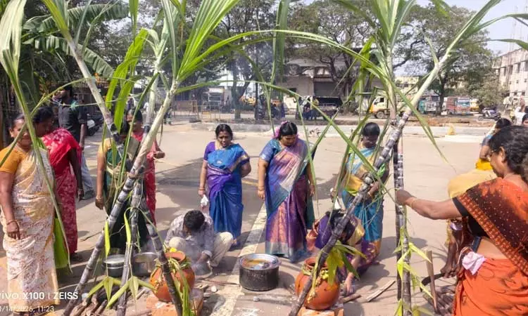 சென்னை மாநகராட்சி சார்பில் சமத்துவப் பொங்கல் கொண்டாட்டம் சென்னை மாநகராட்சி சார்பில் சமத்துவப் பொங்கல் கொண்டாட்டம்