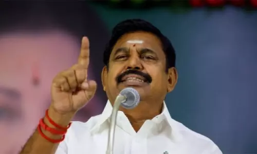 ஆசிரியர் தற்கொலை: கொஞ்சம் கூட கவலை இல்லாமல்,  கவிதை பாட சொல்லி வைப் செய்து கொண்டிருக்கிறாரே முதல்-அமைச்சர்; எடப்பாடி பழனிசாமி