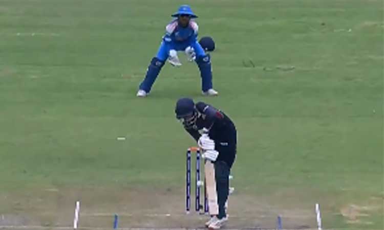 யு19 உலகக் கோப்பை: இந்தியா அபார பந்துவீச்சு...அமெரிக்கா 107 ரன்களுக்கு ஆட்டமிழப்பு