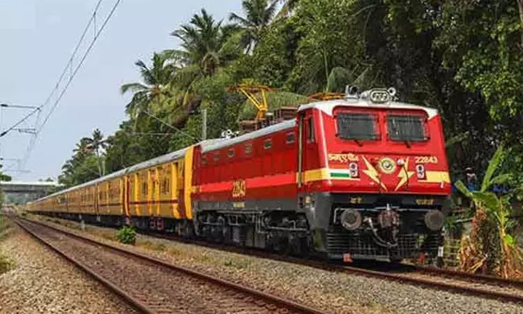 நெல்லை-தாம்பரம்  சிறப்பு ரெயிலில் கூடுதல் பெட்டிகள் இணைப்பு