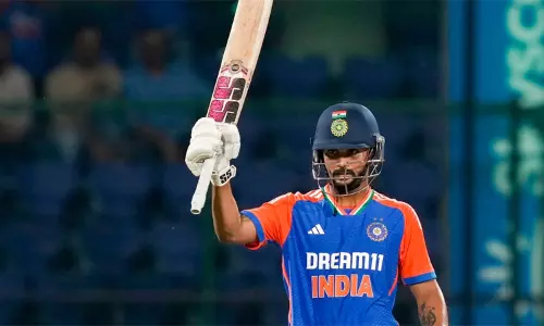 நிதிஷ் ரெட்டிக்கு போதிய வாய்ப்பு வழங்கப்பட வேண்டும்; இந்திய முன்னாள் வீரர்கள் ஆதரவு