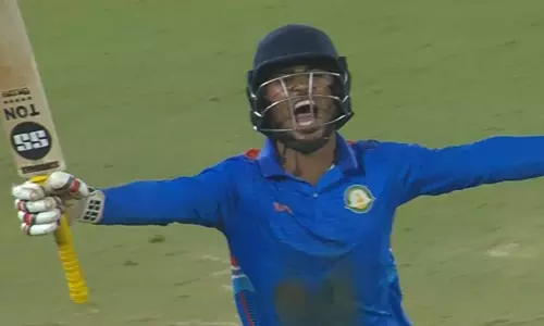 விஜய் ஹசாரே கோப்பை : கர்நாடகாவை வீழ்த்தி விதர்பா அணி இறுதிப்போட்டிக்கு தகுதி