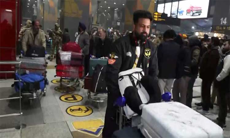 ஈரானில் போராட்டம்; அவசர அவசரமாக வெளியேறும் இந்தியர்கள்