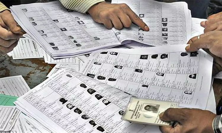 வாக்காளர் பட்டியலில் பெயர் சேர்க்க 13 லட்சம் பேர் விண்ணப்பம்