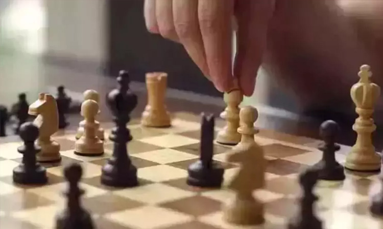 சர்வதேச செஸ் போட்டி: பிரக்ஞானந்தாவை வீழ்த்தினார் எரிகைசி