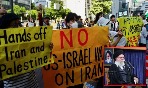 போராட்டத்தில் ஆயிரக்கணக்கானோர் பலி; ஈரான் தலைவர் வெளிப்படையாக ஒப்புதல்